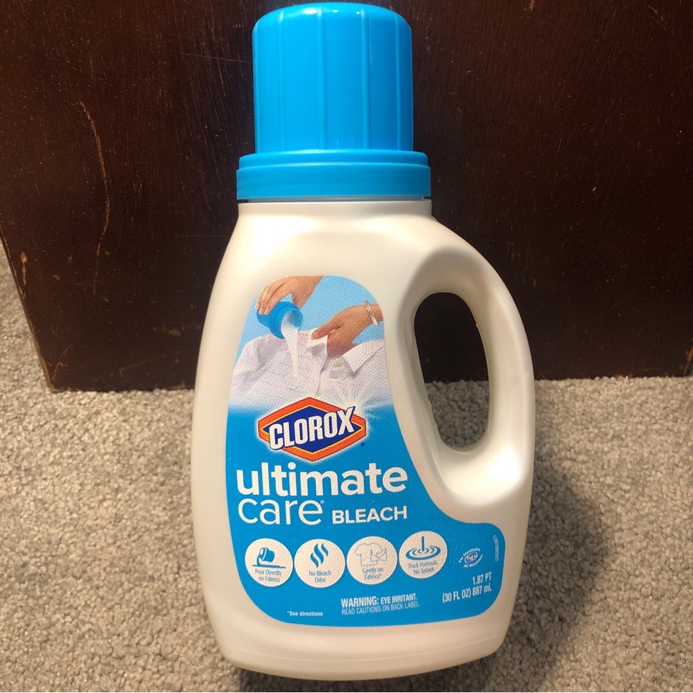 Clorox Ultimate Care Bleach Laundry, Gentle On Fabrics, No Odor & No Splash 30oz